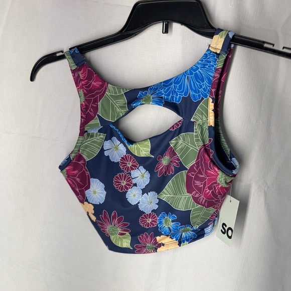 So sporty floral cut out top & high rise bike short size S juniors - Picture 14 of 17